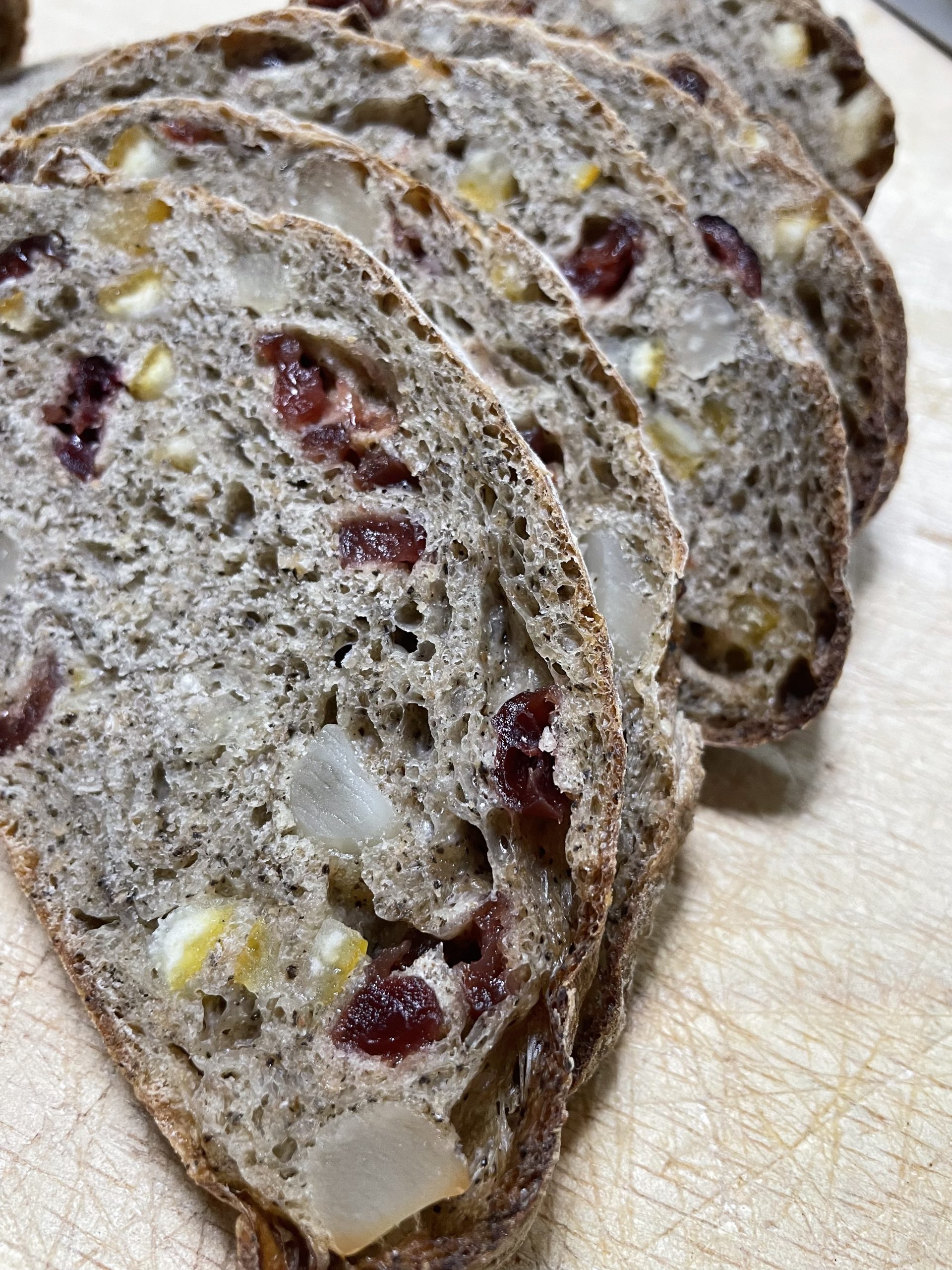 ルヴァン アールグレイカンパーニュスライス オレンジピール、クランベリー、マカダミアナッツ マイニチノパン